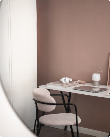 Minimal workspace with blush tones for the post: “Why I’m Simplifying Coaches Corner.” Calm design for introverted coaches blog.
